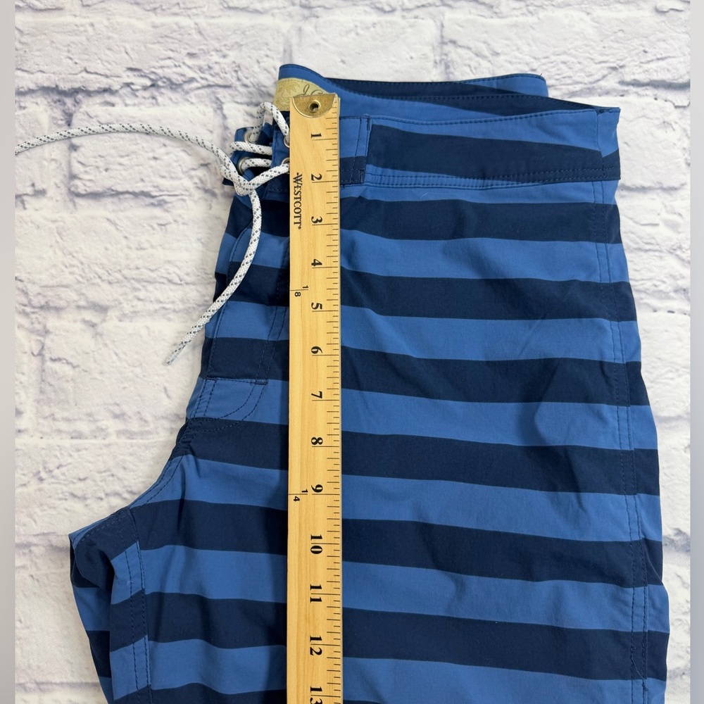 J. Crew Men’s Horizontal Stripe Swim Board Shorts in Navy & Sky Blue. Size 32/M - Picture 9 of 10